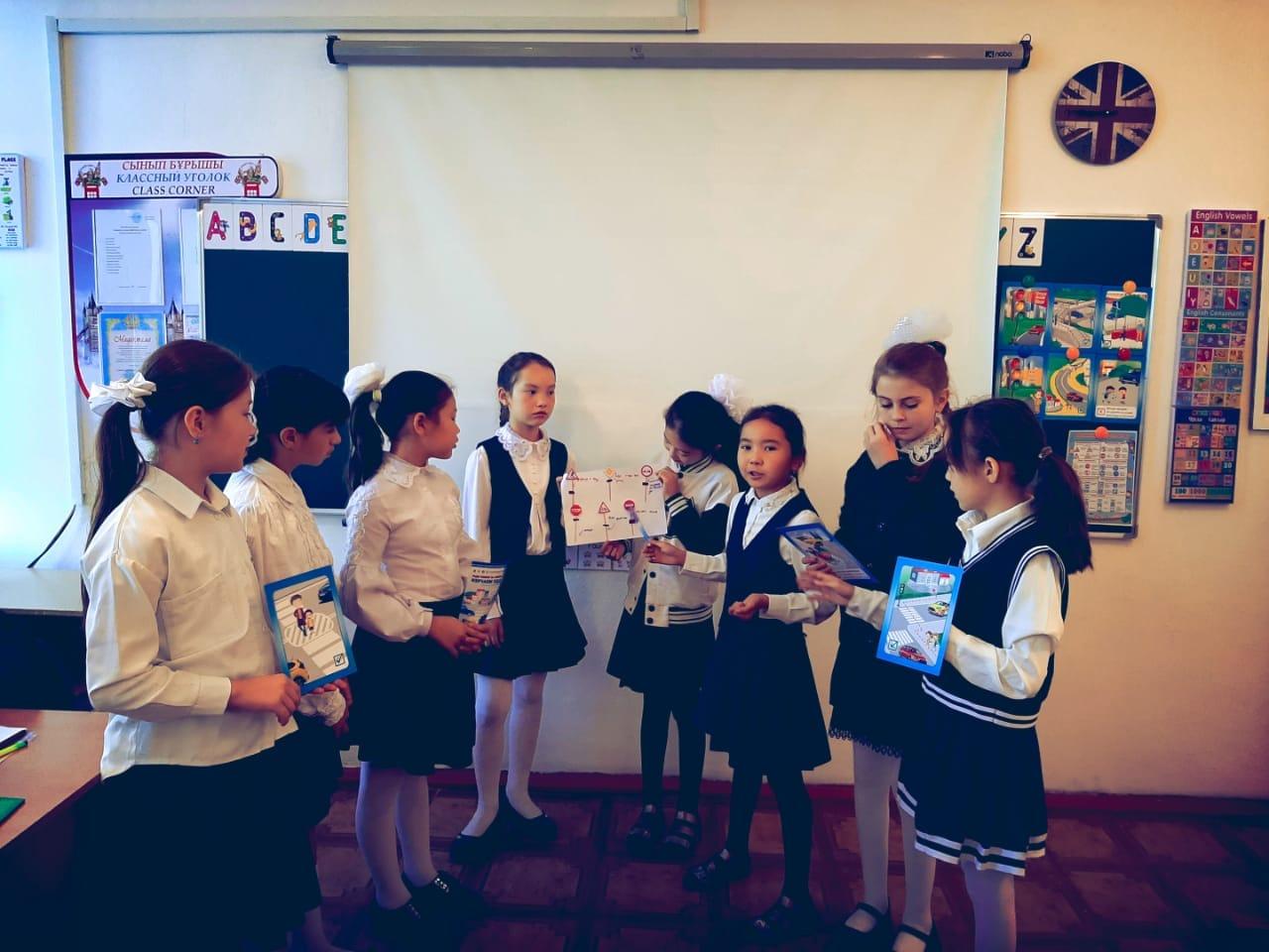 Сен жолда жүру ережесін білесің бе?